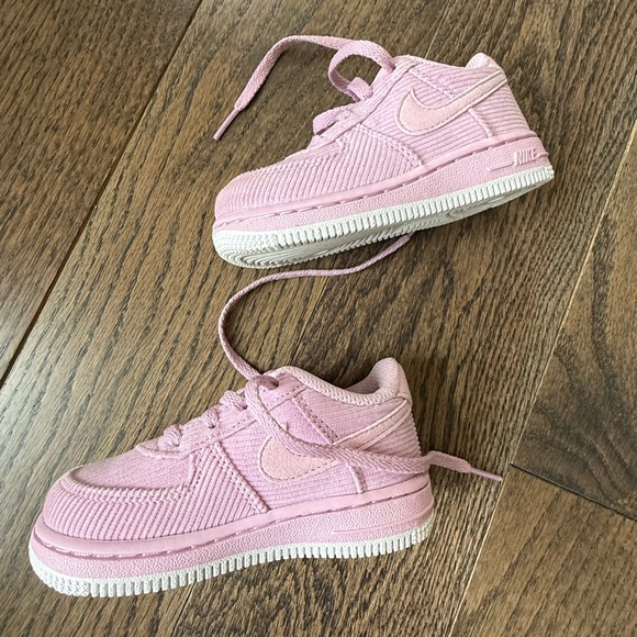 Nike Kids Pink Sneakers toddler size 7 NWOT - Picture 6 of 10